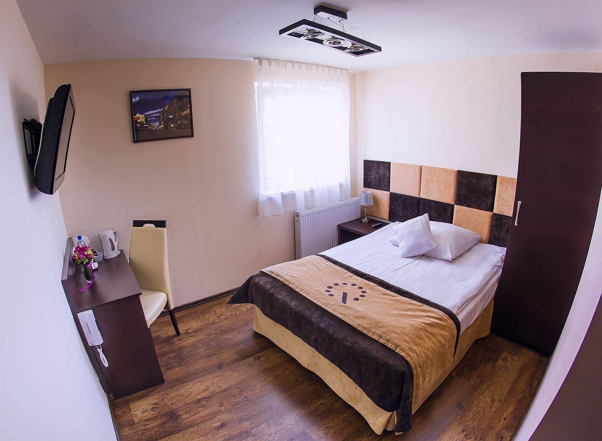 Boutique Hotel'S III Pilsudskiego Lodz  Luaran gambar